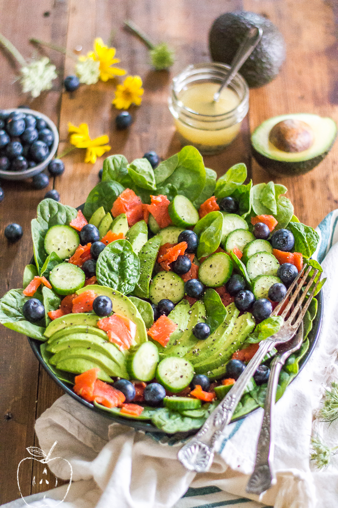 Smoked+Salmon+Salad+with+Quick+Lemon+Dijon+Dressing+(Whole30,+Paleo)